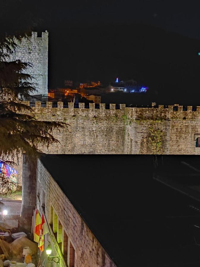 Hostal El Castillo 아레나스 데 산 페드로 외부 사진