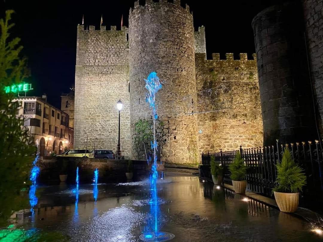 Hostal El Castillo 아레나스 데 산 페드로 외부 사진