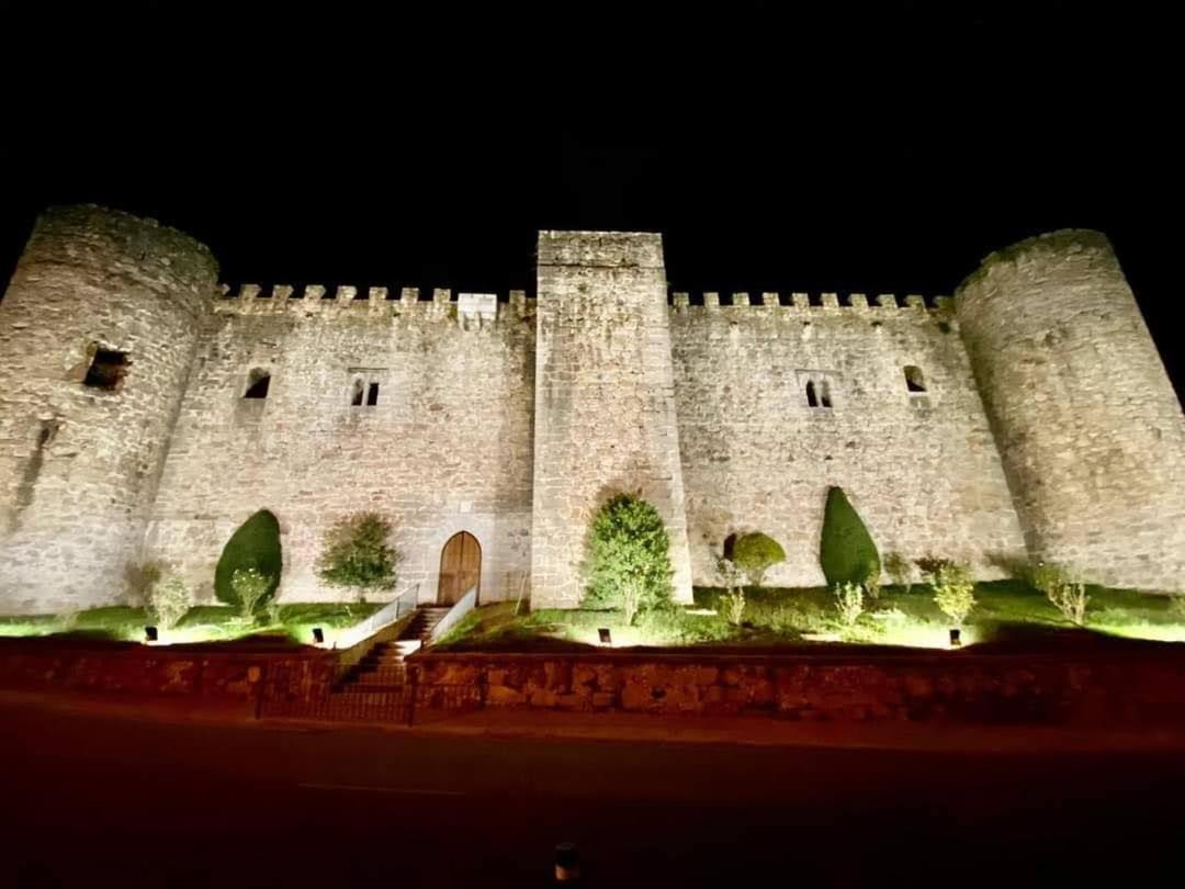 Hostal El Castillo 아레나스 데 산 페드로 외부 사진