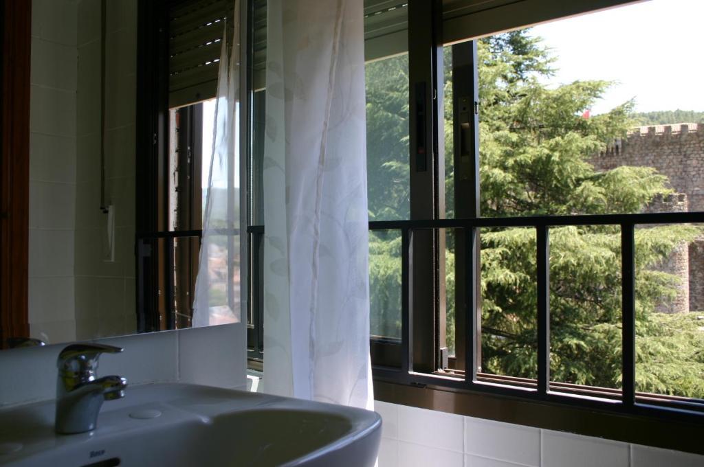 Hostal El Castillo 아레나스 데 산 페드로 외부 사진