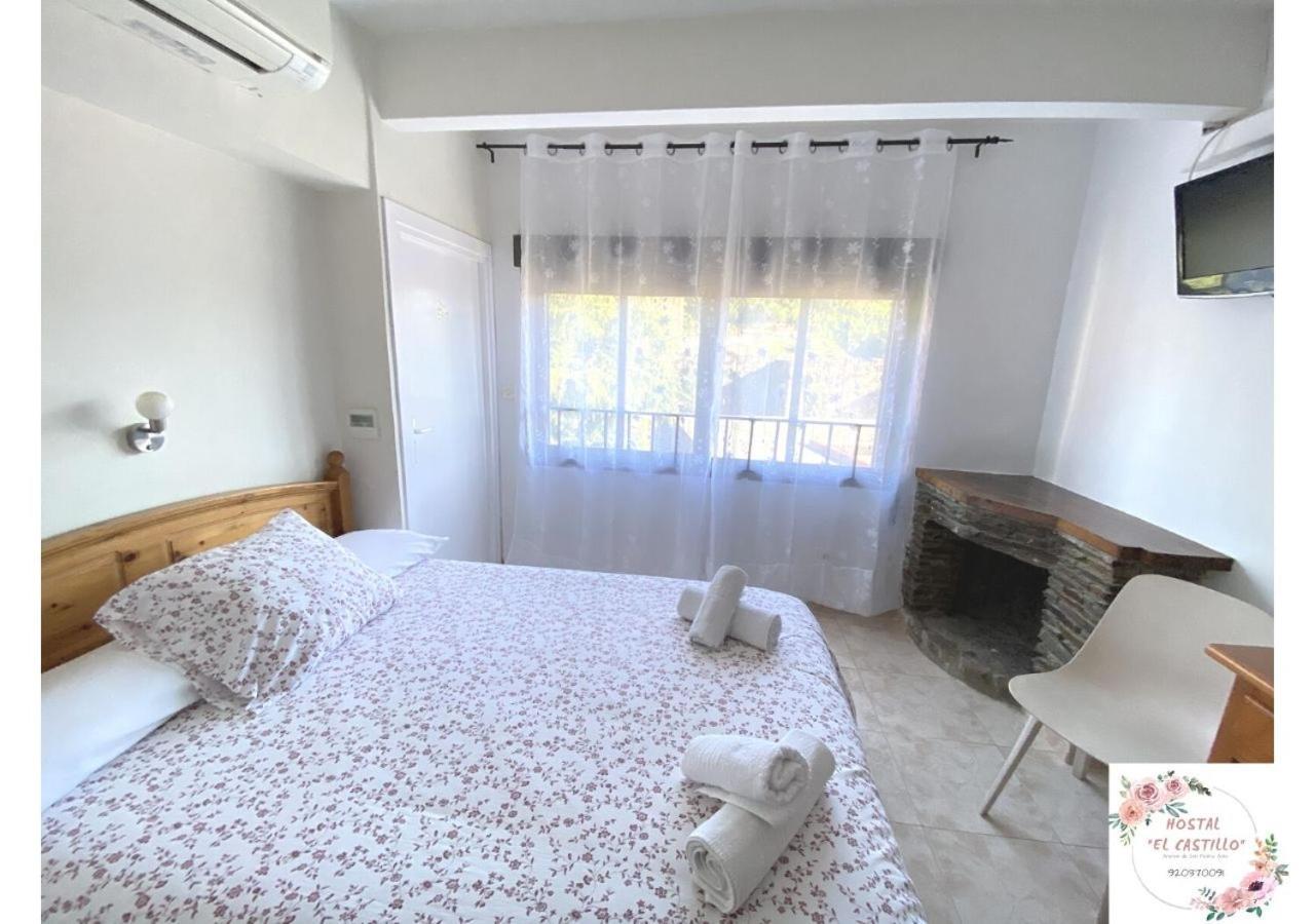 Hostal El Castillo 아레나스 데 산 페드로 외부 사진