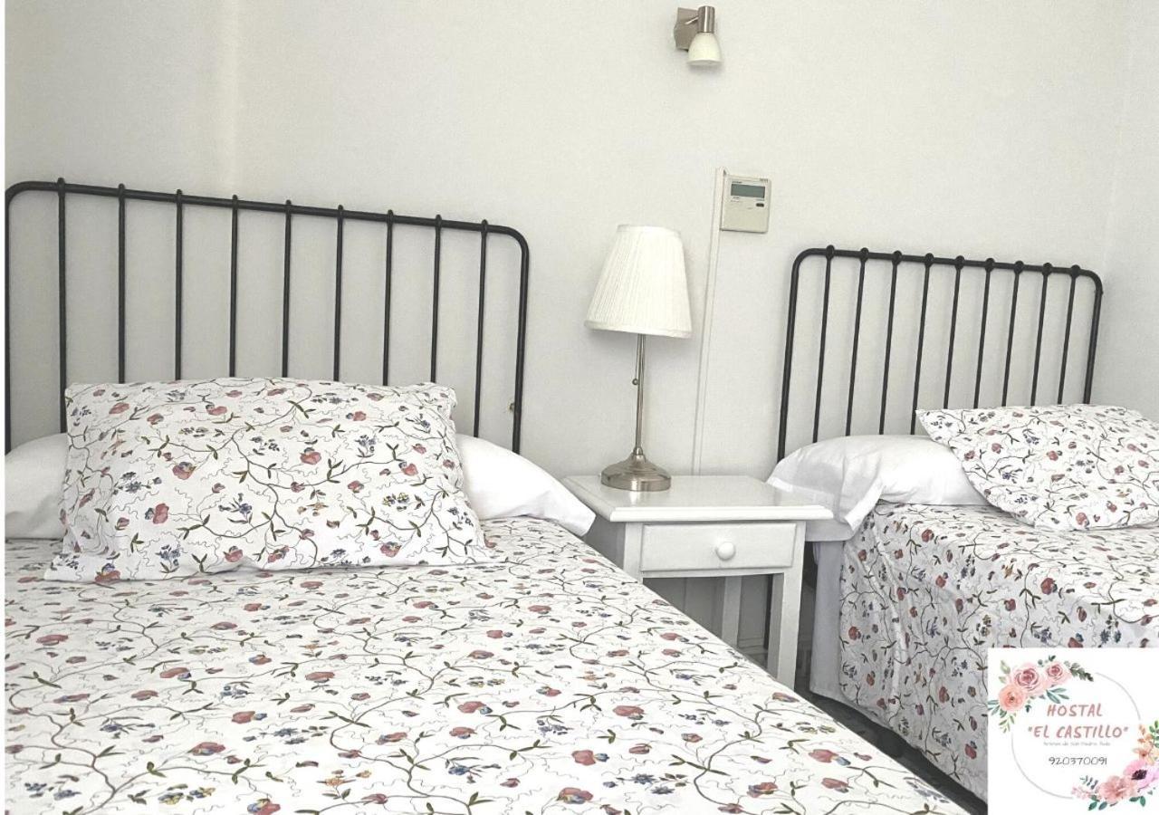 Hostal El Castillo 아레나스 데 산 페드로 외부 사진